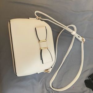 White bow crossbody classy bag